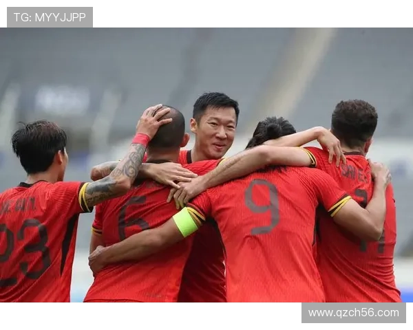 香港足球明星队现场激情演唱展现团队精神与音乐魅力引发观众热烈反响